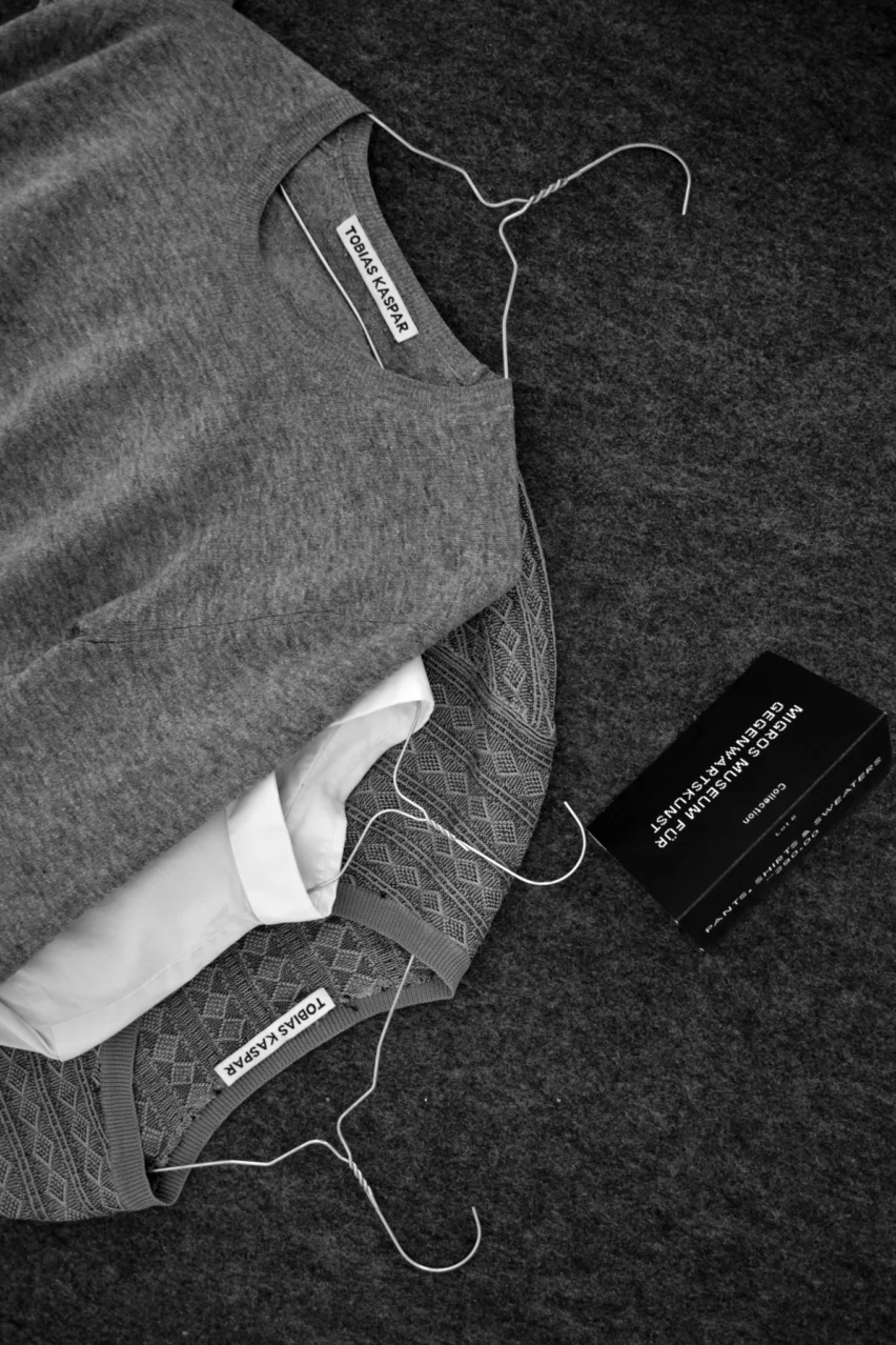 Lot 6 Pants Shirts and Sweaters Detail 02